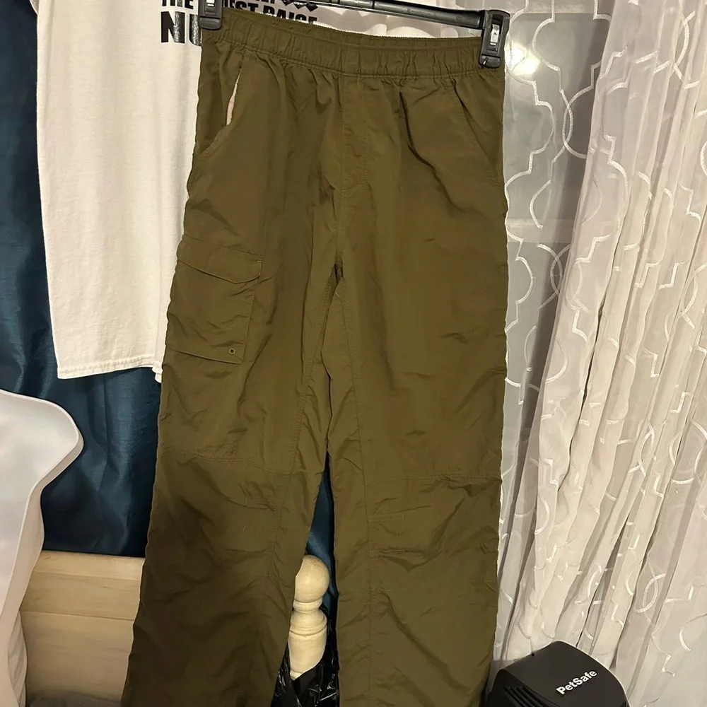 Columbia Youth xl light weight olive green Cargo/utility pants - Picture 4 of 10
